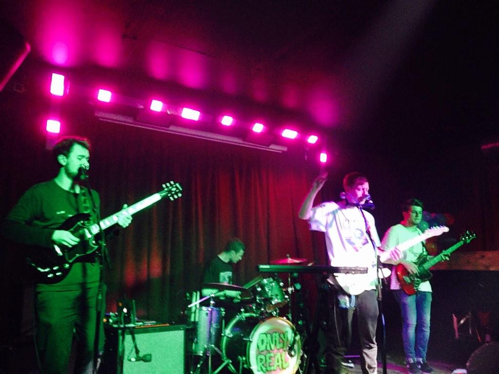 ibizarocks's tweet photo. #RocksHQ having a good time with @onlyrealreal at @HoxtonHQ #RepReal http://t.co/gk1IA5sGBP