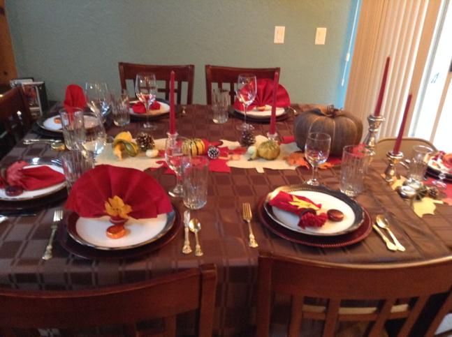 _mikaylanoelle_'s tweet photo. #thanksgiving @dktbrown8 style😏 🍂🍃🍁 🐔🍴 Go HAWKS!💚🏈💙 http://t.co/gplZIGNQFz