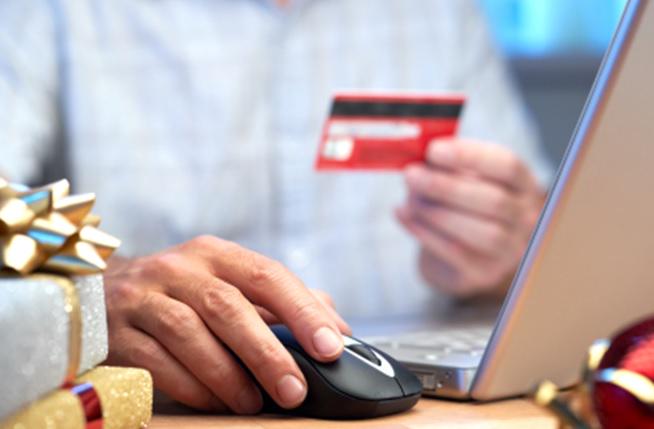 FBI's tweet photo. Before making purchases this #BlackFriday &amp; #CyberMonday, learn how to shop online safely. http://t.co/QEmlQ2Mx13 http://t.co/W3kqUmscn6