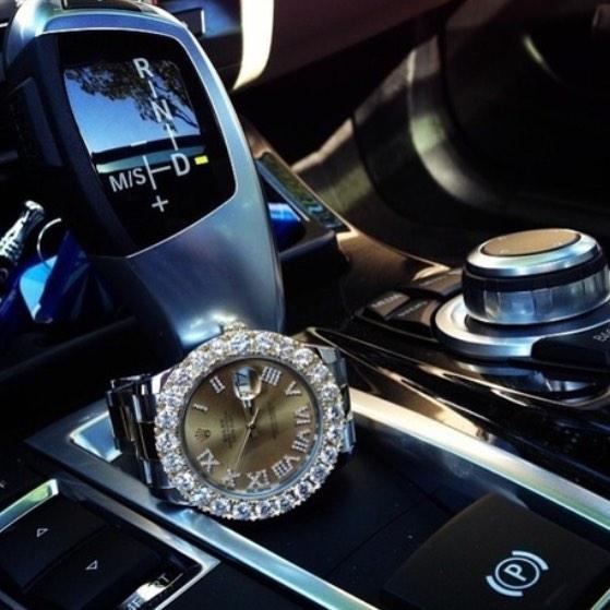 Outfluenced's tweet image. Time x Go.