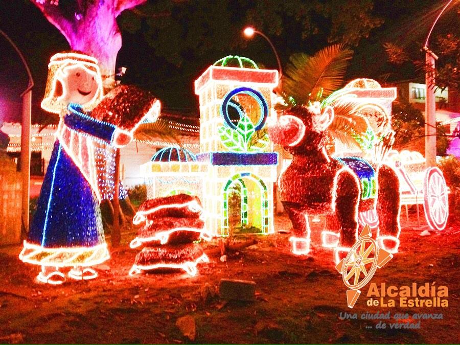 AlcaldEstrella's tweet photo. Te invitamos a visitar nuestro municipio en este fin de año, para que disfrutes del espectacular #AlumbradoNavideño http://t.co/K3atxmhKin