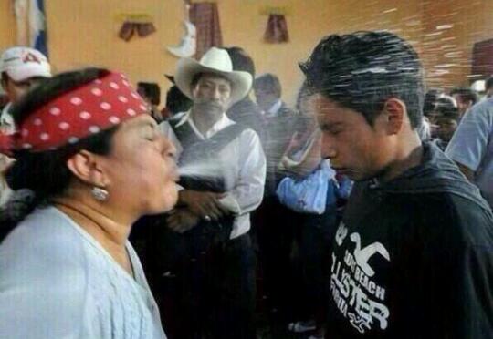 SimpleInculto's tweet photo. —Mamá cuando sea grande quiero ser cantante de reggaeton.
—... http://t.co/xgXrM8YgAm