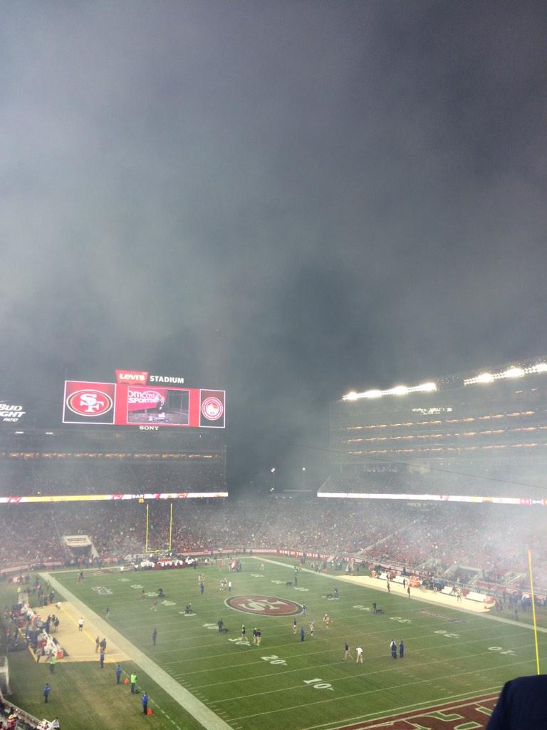 #49ersHalftimeShow Trying to cover the field w firework smoke so we don't have to watch the awful offense. #49ers