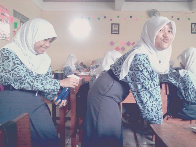 AhmadBIVB_'s tweet photo. Nungging ktu tehpen dicolok:( "@ptrw17 E&amp; http://t.co/9lApPepKyv