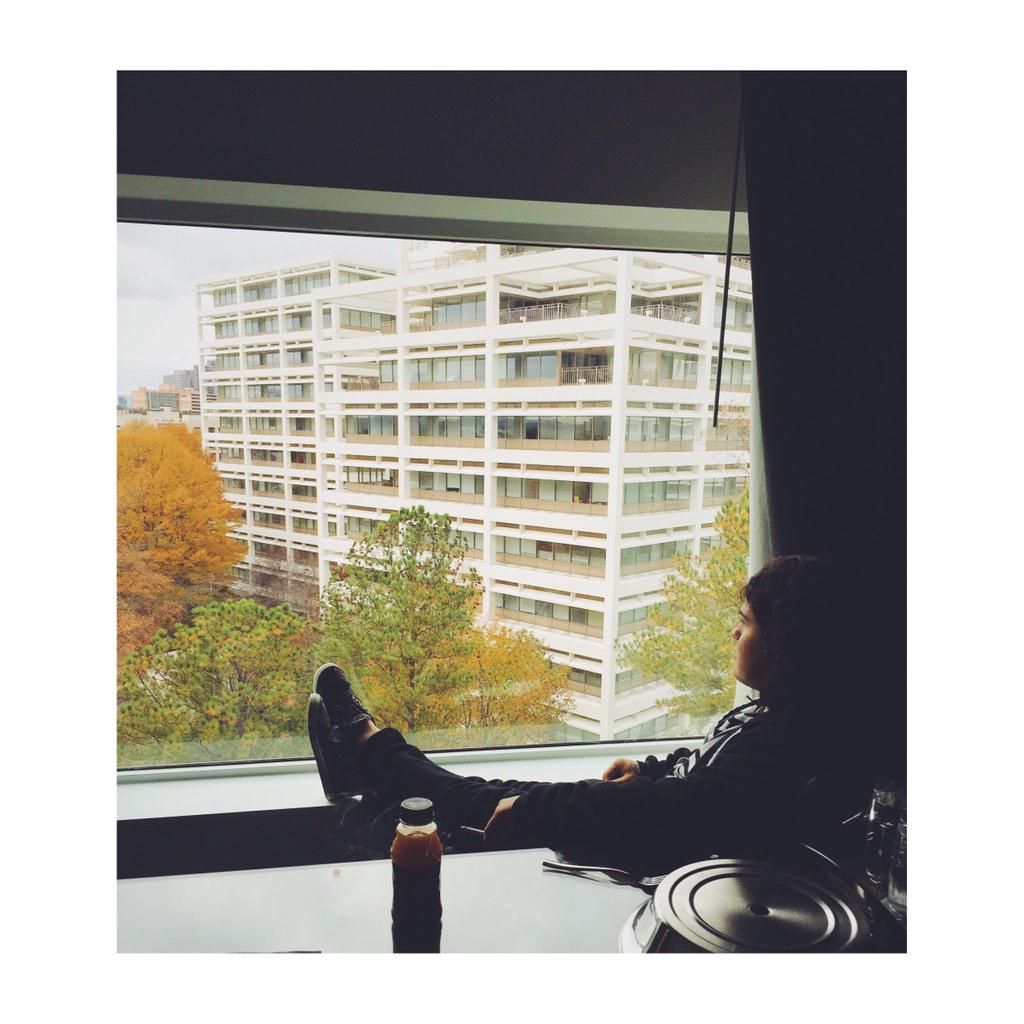 DVBBS's tweet photo. HE'S FREE #whatishethinkingabout #noturkeyforchris #thankgodhewasnotbuttraped #mybrotherisacriminal #stillwinning http://t.co/KPNfkVNUxW
