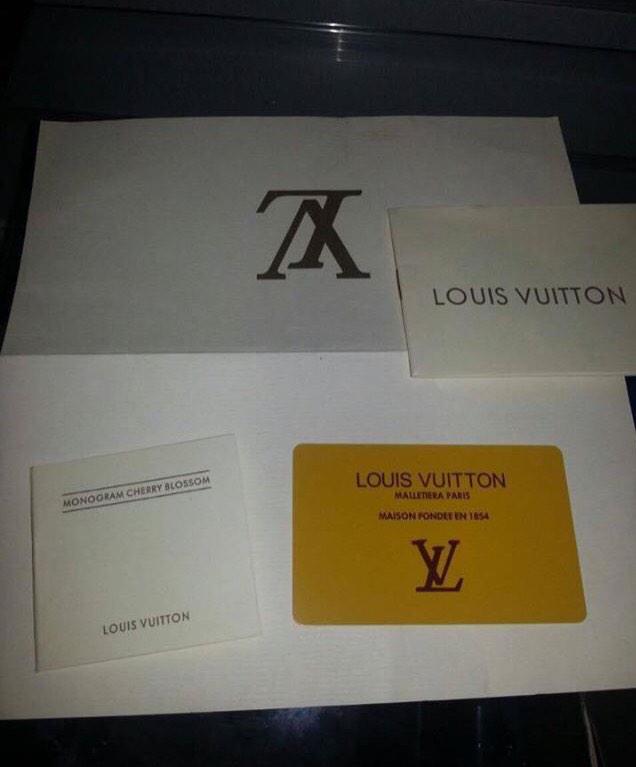AClassStore's tweet image. LV belt with box &amp;amp; paperwork £75 including postage