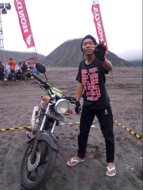 SMPC_Slawi's tweet photo. Kenangan HBD Bromo 2011 #lifemember #SMPC http://t.co/3l6w5R7SAm