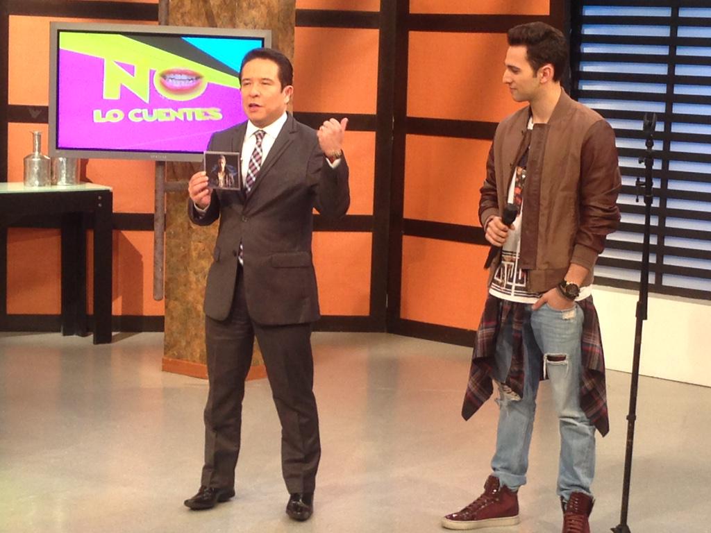 musicmandomx's tweet photo. Ya listo con @nolocuentestv @GAINFANTE @jess_diazdeleon http://t.co/u7xdAI5rir