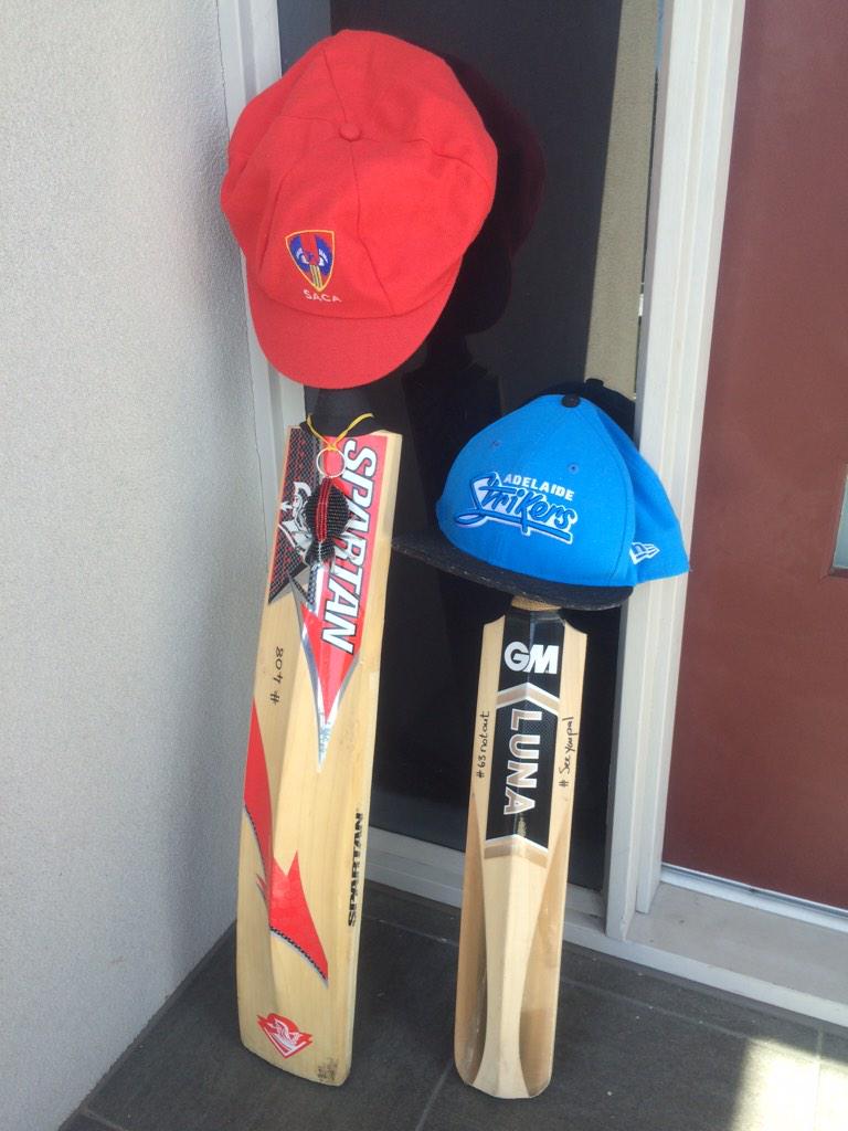 johan_botha's tweet photo. #PutOutYourBat #63notoutforever #PhillipHughes408 #seeyoupal #squaredrive #WAITON!!!! http://t.co/MaQfxpehkQ
