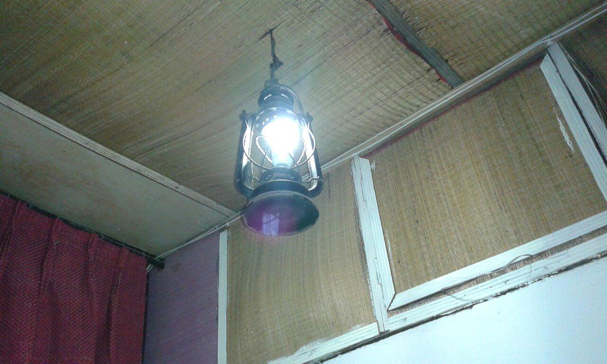 Journo_vivek's tweet photo. @laluprasadrjd @yadavtejashwi this laltern belongs to canteen of #secularhouse at New Delhi :) http://t.co/HrZNNsiQWq