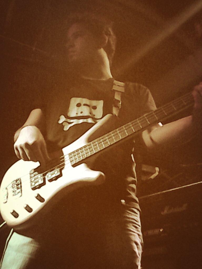 ZiDavid's tweet photo. #ElConejoLoco #ChocoFunk @UnLuiZ @vladiprieto @DanyGamarra  @ElTeatroBar_VLN http://t.co/3A3ZtX41D9