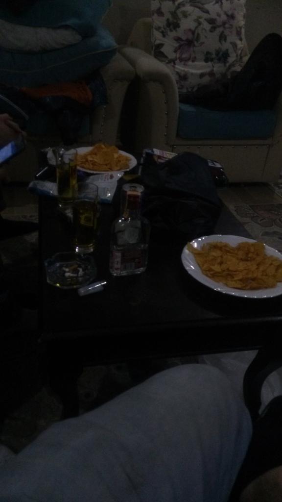delipolis tweet picture