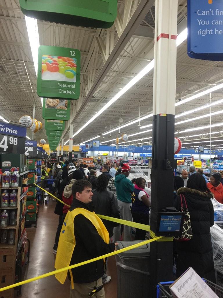 Maplewood Walmart under siege from Mike Brown mob