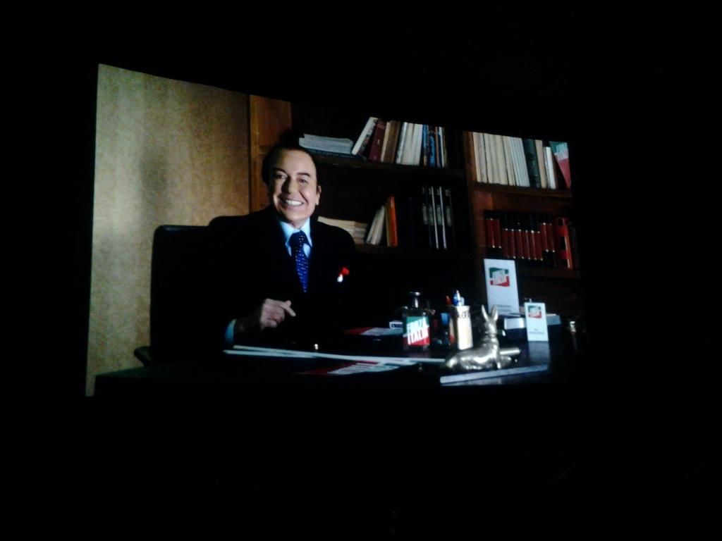 robboos's tweet photo. #latrattativa film incredibile e imperdibile @SabinaGuzzanti #idfa2014 #Amsterdam http://t.co/O5zsCn9yvG
