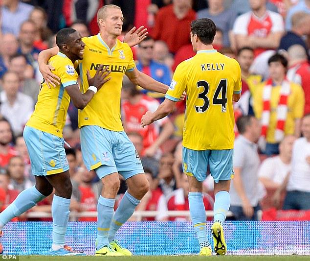 ReadCPFC's tweet photo. We're drawing the winner of our signed Hangeland shirt TOMORROW. Remember to follow &amp; RT to win! #cpfc http://t.co/JrMdjXpgZS