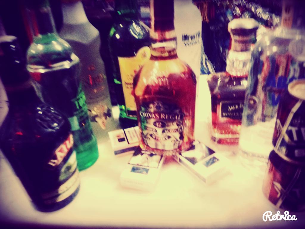 delipolis tweet picture