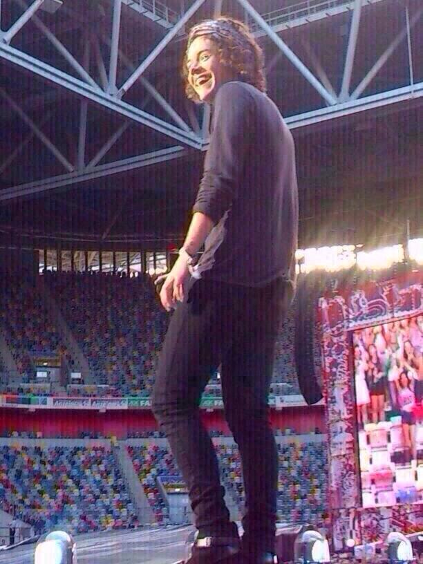 harryftthighs's tweet photo. happy thanksgiving! im thankful for thighsthighsthighs. http://t.co/wUOBnD1SGw