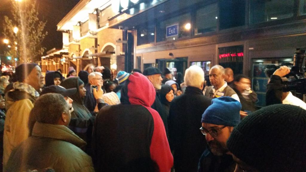 Now #walmartstrikers are with <a href="/Graylanhagler/">Graylan Hagler</a> and community leaders delivering a letter to their manager on Ga Ave.