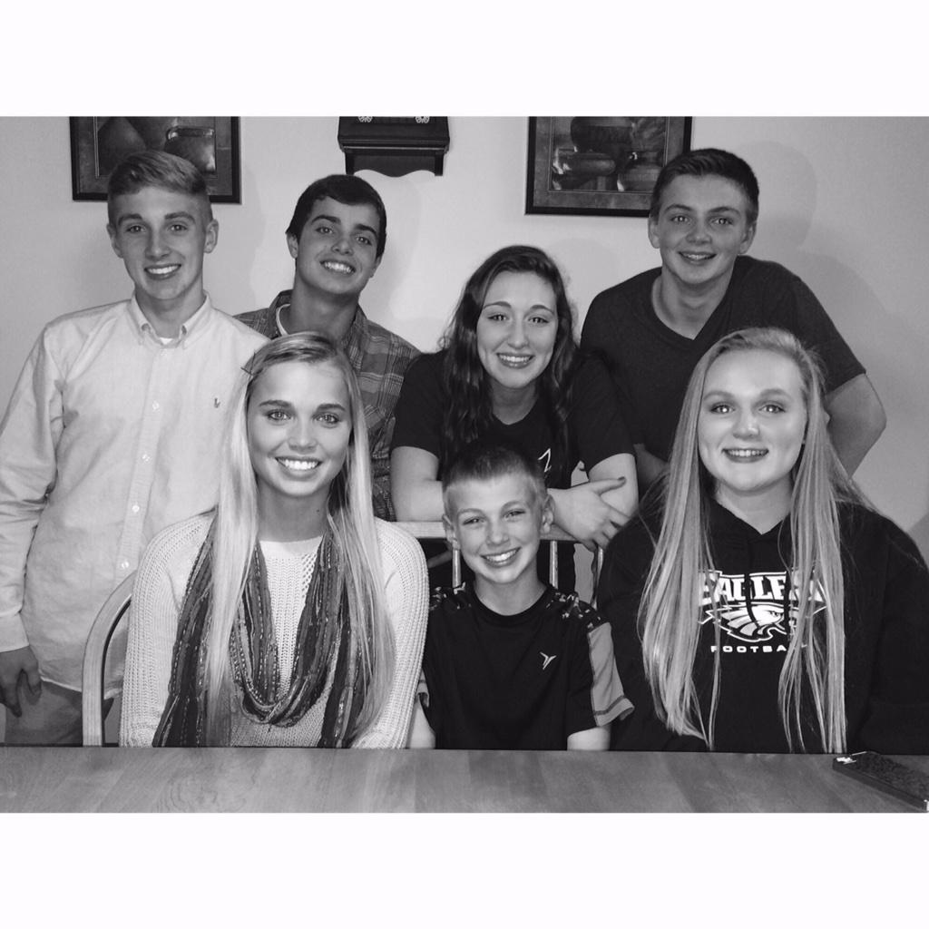 kelseydugann's tweet image. #famsquad #famovaeverything  

@NICKels_nDimes