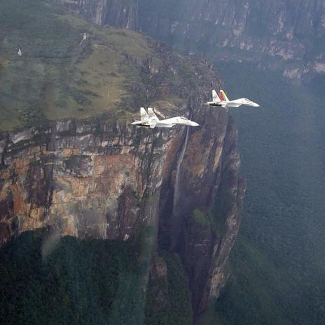 eduardocabeza's tweet photo. Que bello paisaje! Viva mi país Venezuela. ! #sukhoi #amb http://t.co/g3IOsEhdZa