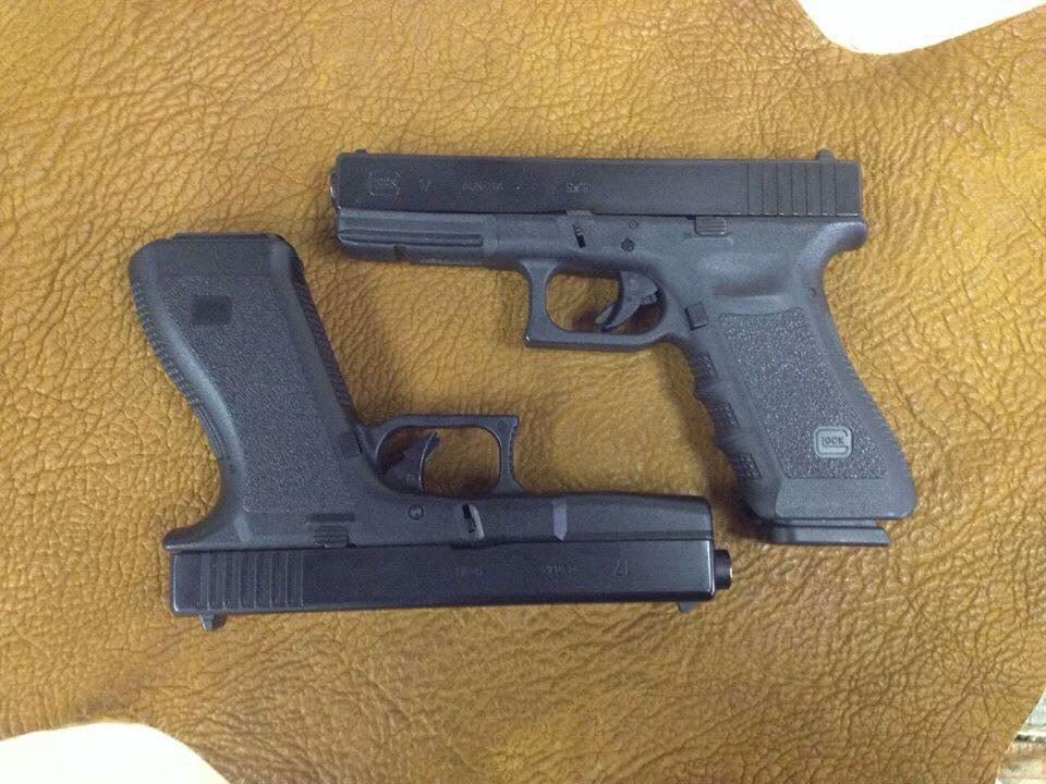 Mjsteve25's tweet image. Which one of these are real? Betcha you enlarged or zoomed didn't you? Now try this same test from 30 feet. #copslife