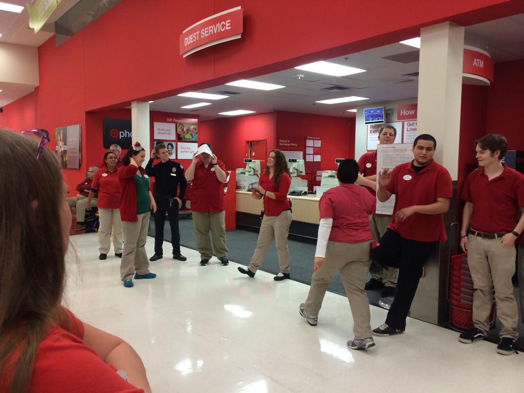 MindyReher's tweet photo. Amanda getting the team excited before we open the doors! #westcoastisready #T338 Amazing team with amazing prep! http://t.co/lCP4xgumeT