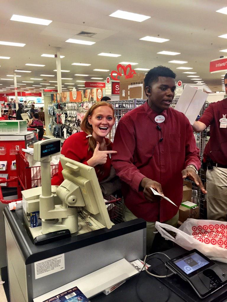 GingerBritt87's tweet photo. CRUSHING Black Friday @656! Just saved our 64th guest 5%, and this guy has 14 in Electronics!!! #656ontop @RED_Men656 http://t.co/c86LLZI6jM