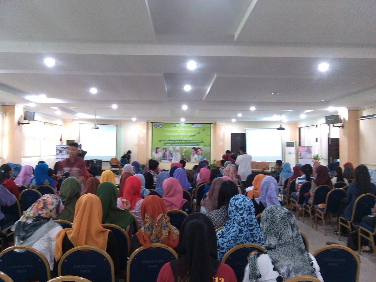 Sedang berlangsung event Wardah Goes to Campus..