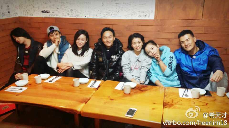 B3fwCt6CAAASih8.jpg:large