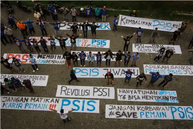 dukungan suporter <a href="/psis_semarang/">PSIS LEGENDs🏅</a> terhadap tim kebanggaan warga semarang bit.ly/1rwK9Ko