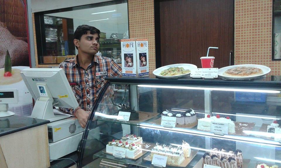hopekfoundation's tweet photo. #BigBazar, Lake Mall #supporting the nutrition cost by placing 15 HOPE #DonationBox at their #cashcounters http://t.co/bzUwgdaYwR