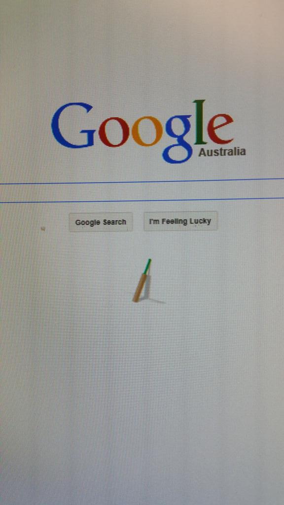JustinQuill's tweet photo. Great call from Google to put a bat on their home page in support of #putyourbatsout http://t.co/AWZa0aMZay