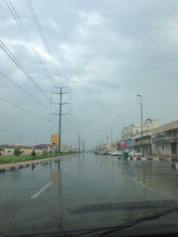 tqqs's tweet photo. بالصور المنقولة أمطار الخير تهطل على الدمام الان
.
. http://t.co/hPnRLbyRAV