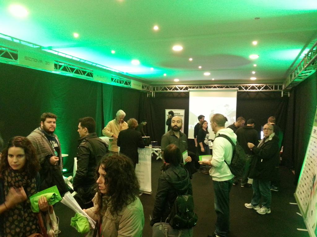 FranGomezCab's tweet photo. Empezando el #sohoinvaders en Málaga http://t.co/9dbxeCf9eq
