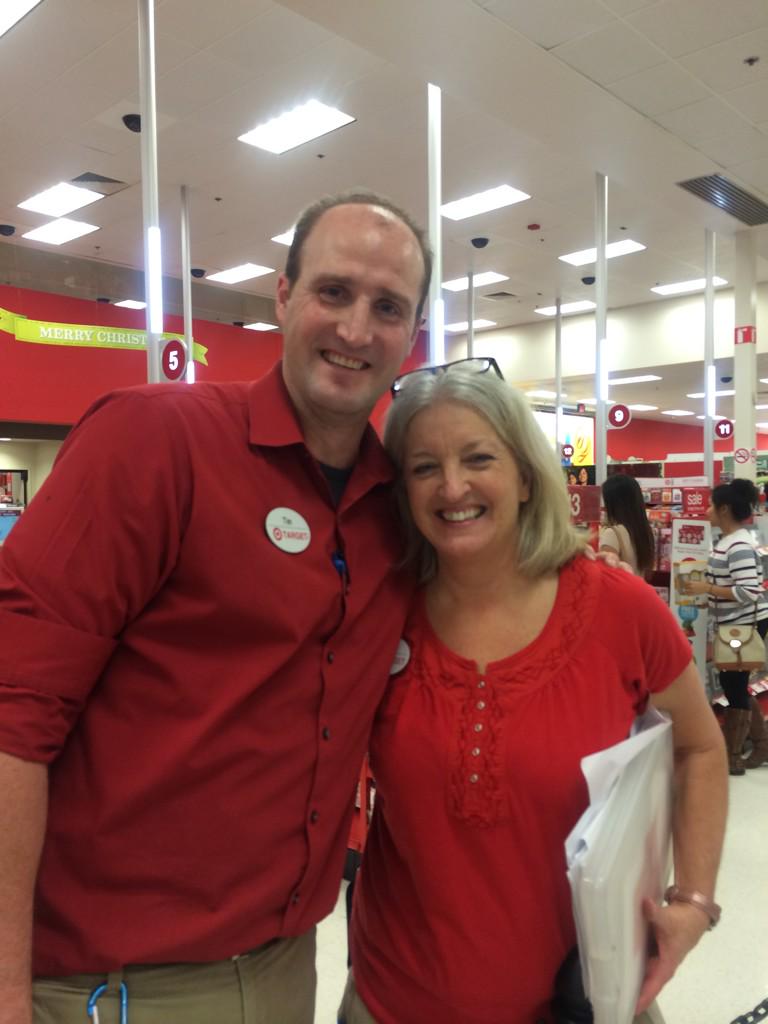 MindyReher's tweet image. @HewettTimmons and Renee rocking red cards at the front! 20 and counting in the first two hours! #conversionkings