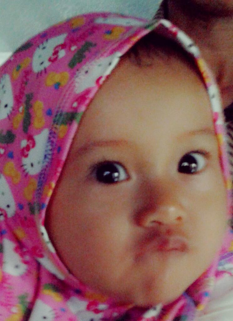 v_ariyanie's tweet photo. Dede jangan anyun dongg.. http://t.co/gxggIEbO4J