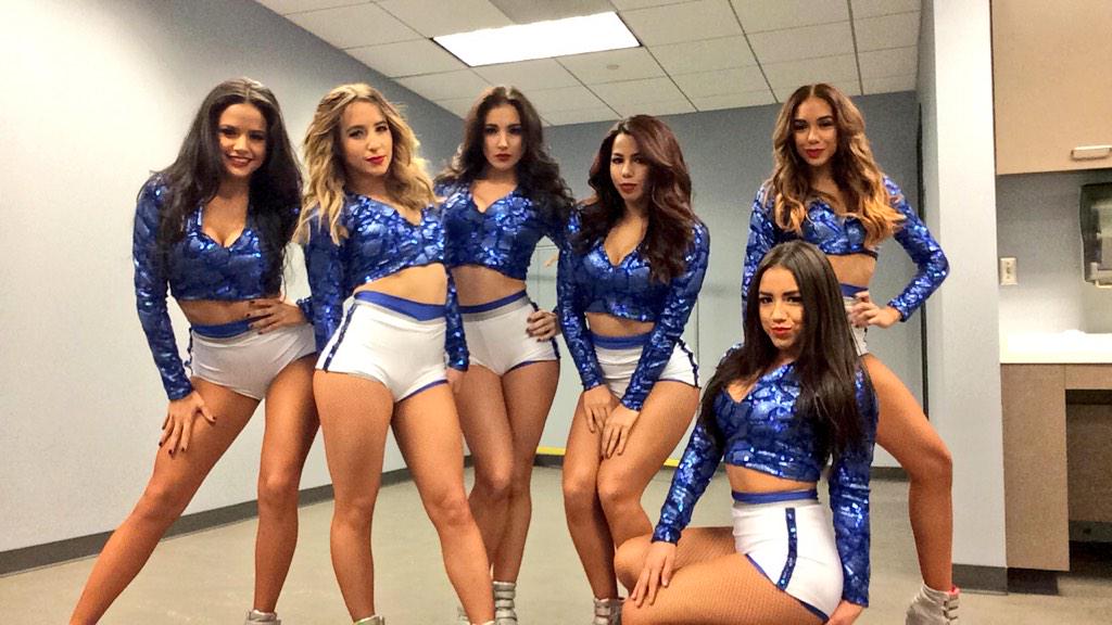 Right before halftime show #halftimeperformance #HappyThanksgiving #DallasCowboys #tmbo #TheMostBadOnes