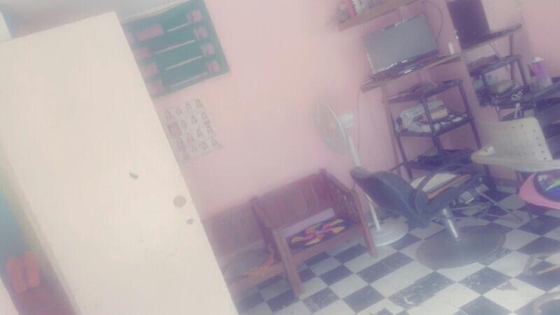 Relado76's tweet image. sa loob ng salon  via #Camera360#