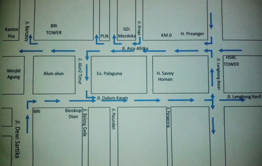 jerry_ai's tweet photo. Kang Emil, pny usul alur kndrn brmtr di skitar alun2 bdg, siapa tau bisa kurangi macet.. Terima Kasih @ridwankamil http://t.co/KueqxhoImg