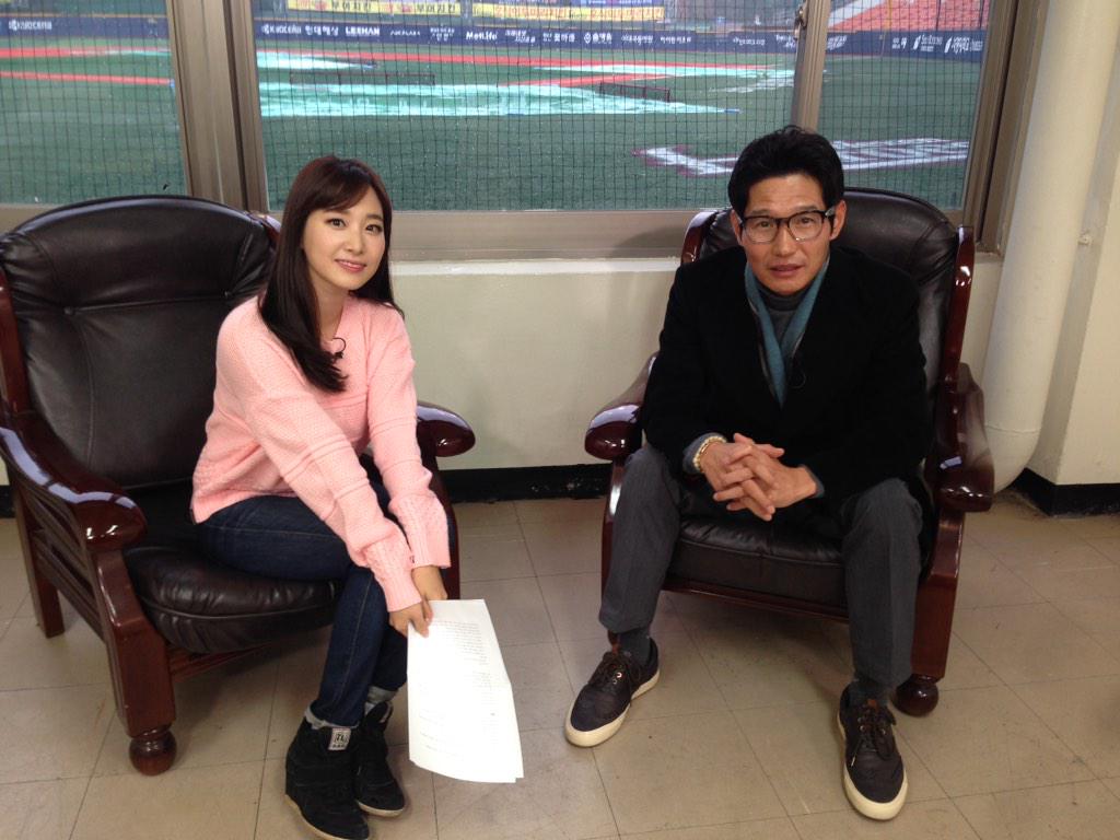 비오는 오후 김선신 아나운서와 함께
목동구장에 넥센히어로즈 염경엽 감독을 만나러 왔습니다.