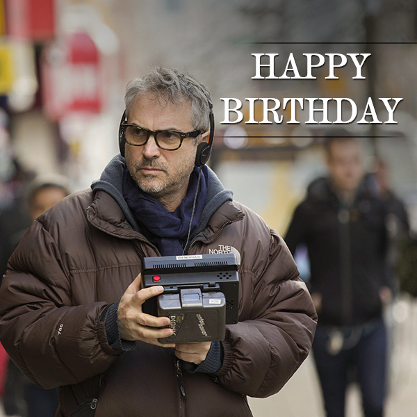 Happy Birthday Alfonso Cuaron, the man who gave us Gravity! Share your favourite moment from this epic film. :) 