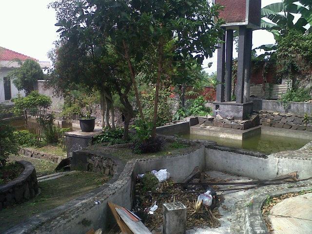 TrilogicProMark's tweet photo. DIJUAL!! #Rumah villa di Cihanjuang luas tanah ±3000/luas bangunan 1000m2. More info contact us now!! http://t.co/CPEHLKrt0J