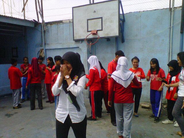 Lagi ngapain nih kak <a href="/A_ptri/">pingky</a> waktu ldk hehehe