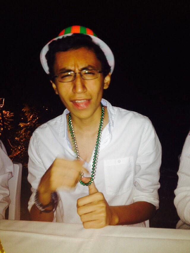 Senioritos's tweet photo. "CUANDO SIENTO EL BOOM DE ESTE PERREO INTENSO" #daleloco #soselboom #lafiestasigue http://t.co/nzbu4XyCGs