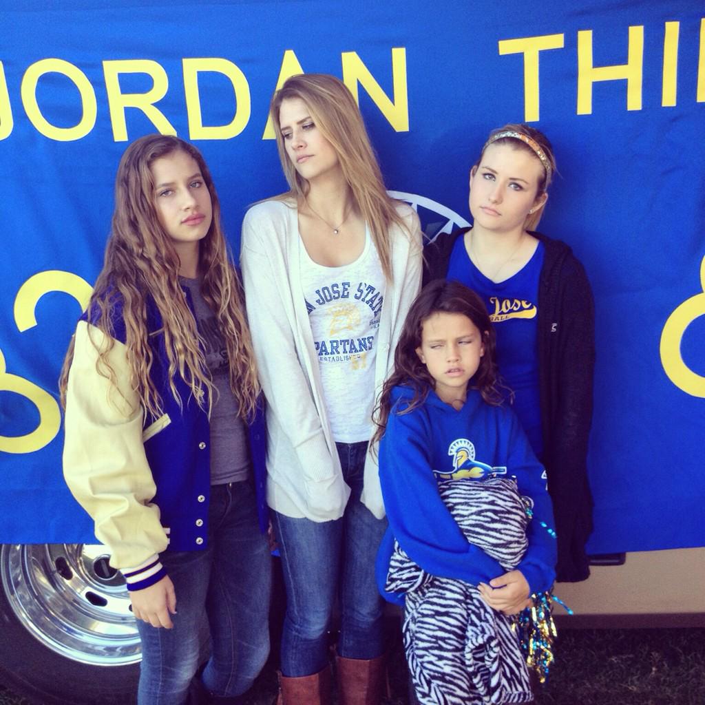 sydneygraced's tweet photo. Thankful for all these sombodies😘 @Jthiel83 @madisonhope24 @__lydiafaith http://t.co/NravWfloY4