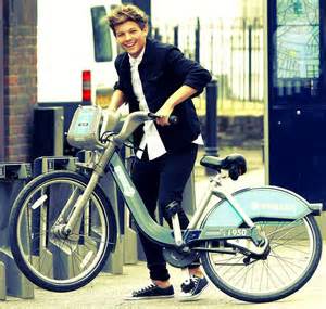 MorMidnight's tweet photo. Two thousand one hundred eleven
#GRAMMYs #grammysonedirection
#VevoHTYGroup
#MTVStars One Direction http://t.co/tFIhATzLvU