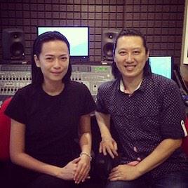 AlexOhComposer's tweet photo. Recording Felicia Chin for #SG50 song at @playerfieldsg studio. Our 2nd time working together this year!#MyFamilySong http://t.co/ISqRfQLwau