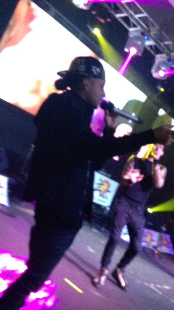 mauropro55's tweet photo. Concierto arcángel miami lo maximo http://t.co/zo8m0NjPB5