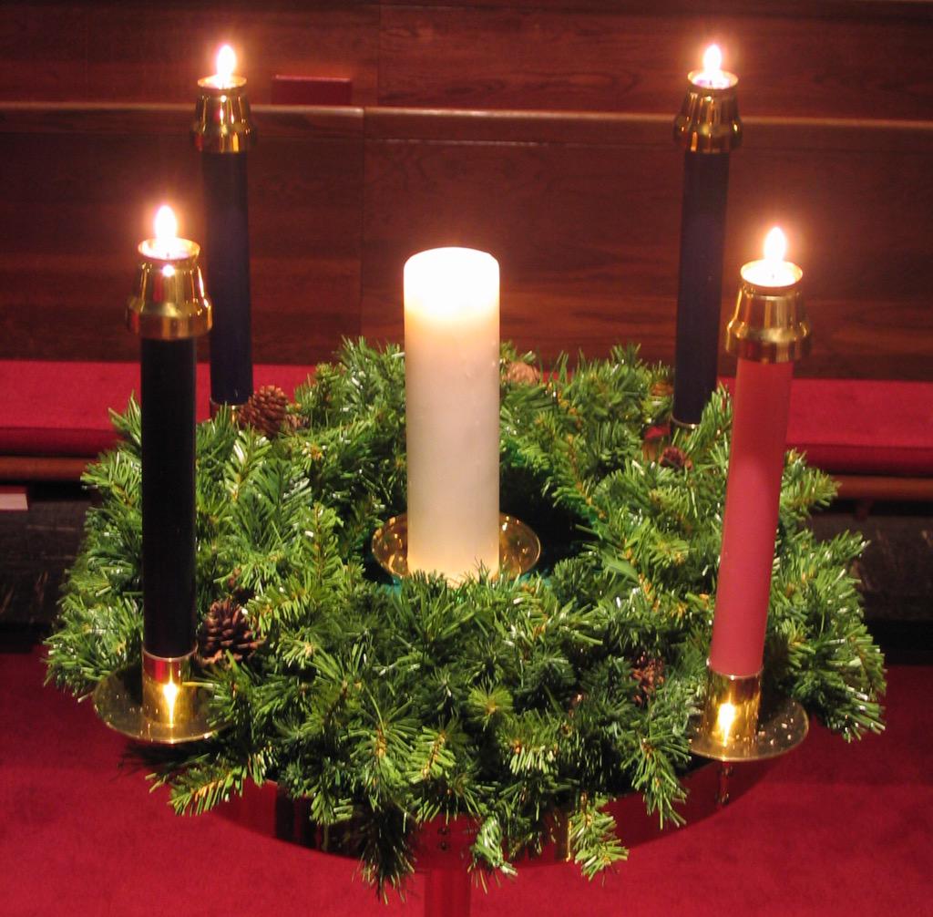 WhatsAdvent's tweet photo. the advent wreath is a symbol of ongoing life 🌍 -nicole http://t.co/2XmWOtcuY2
