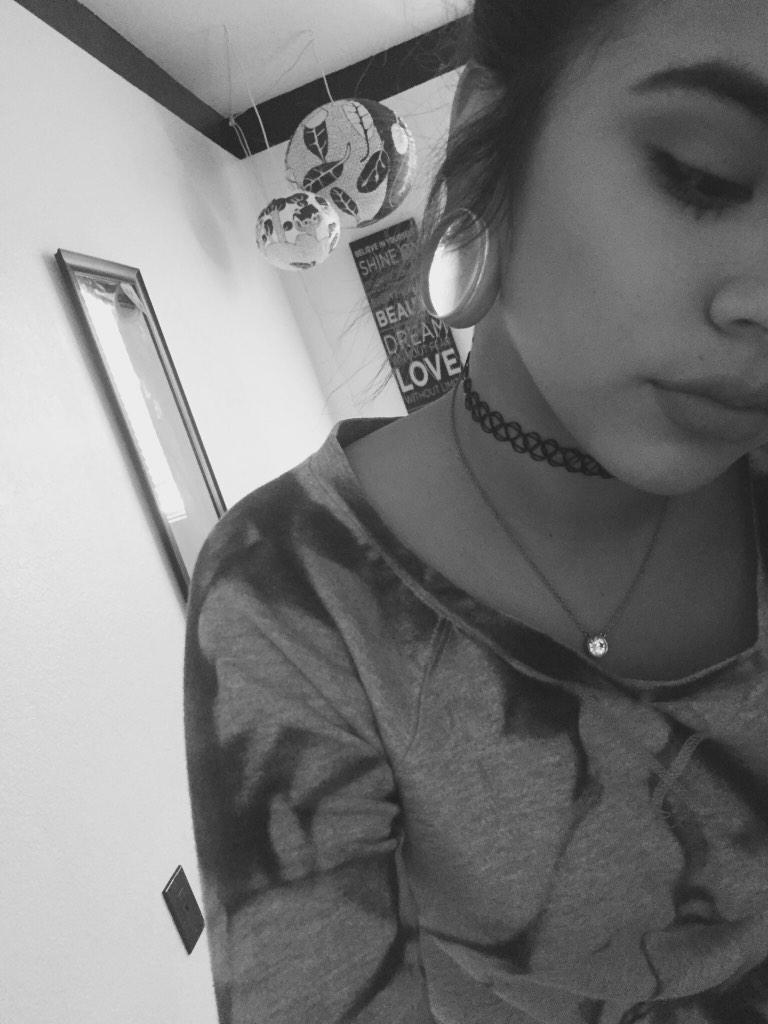 RoseYuleema's tweet photo. Feeling down http://t.co/nWxfynKDoW